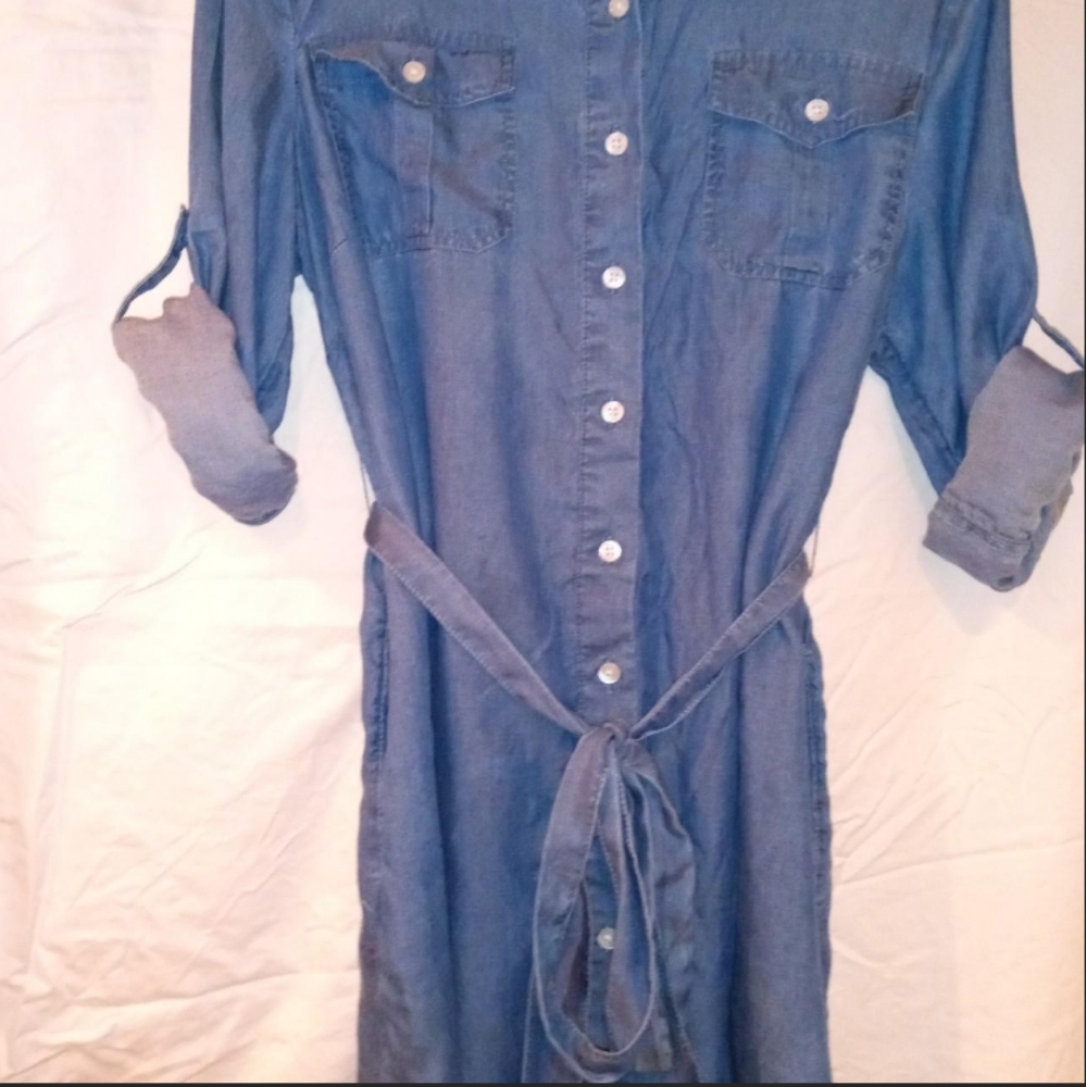 Crown and Ivy blew jean dress